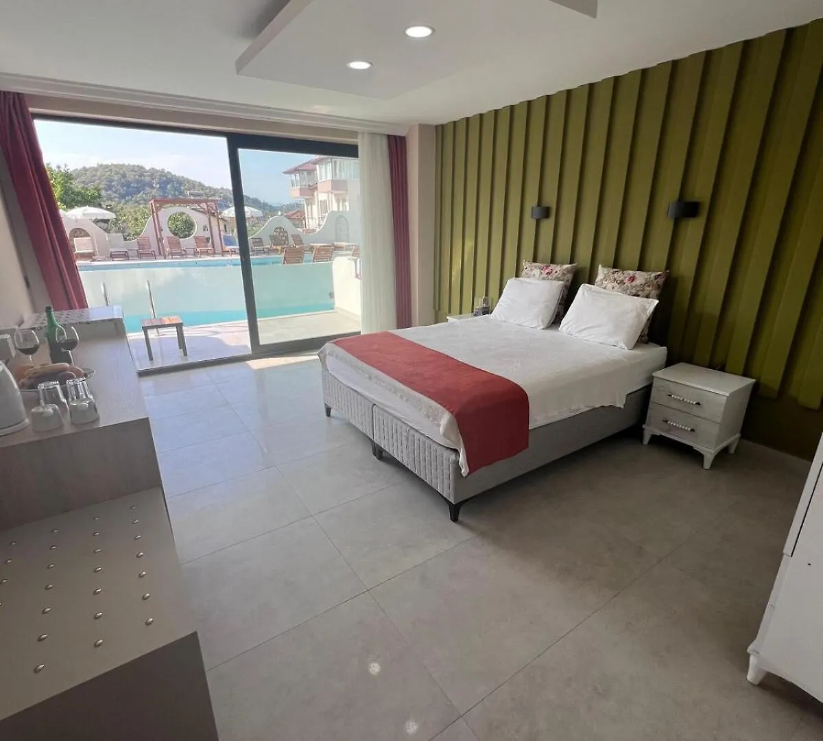 Suites With Private Pools 厄吕代尼兹 公寓