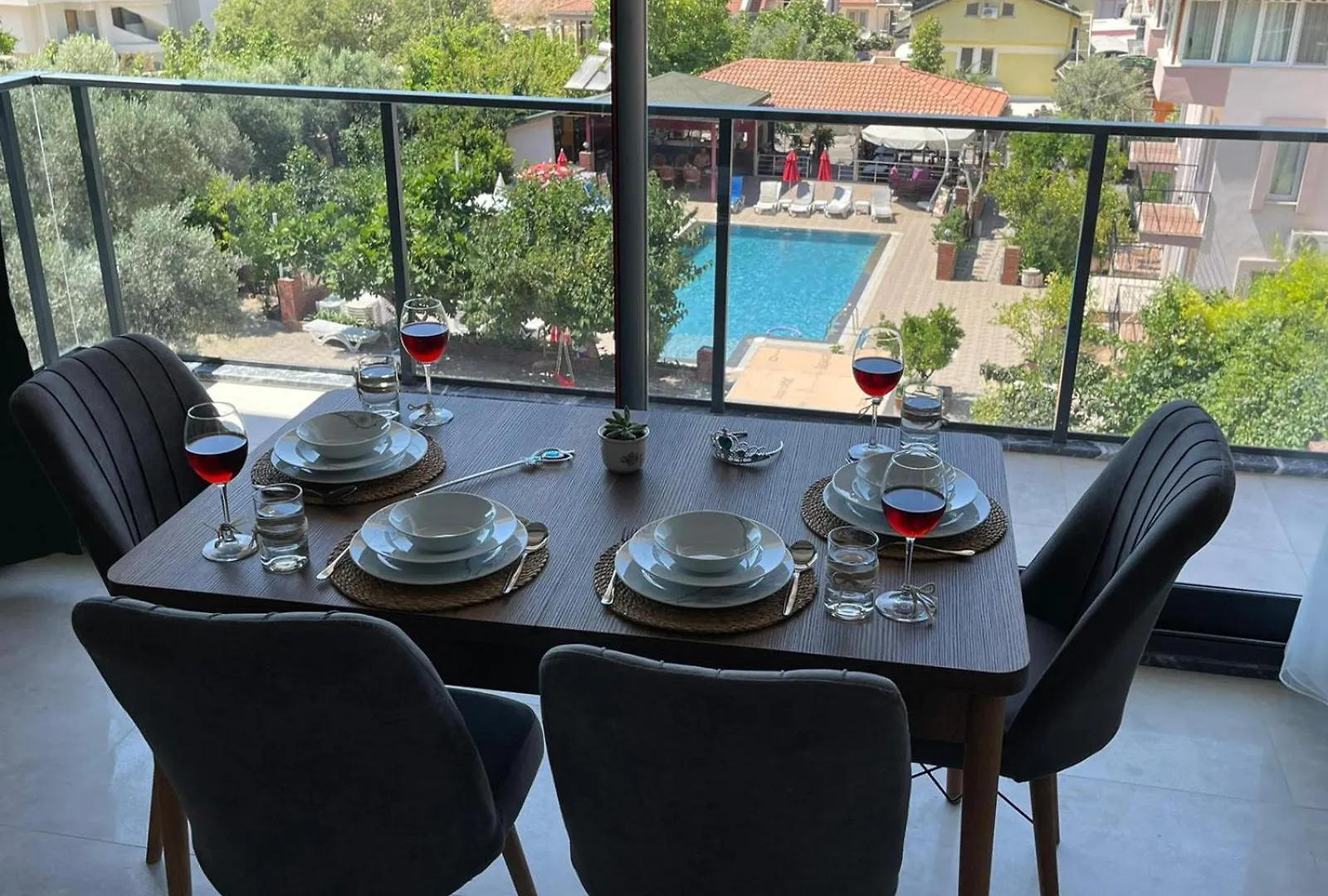 公寓 Suites With Private Pools 厄吕代尼兹