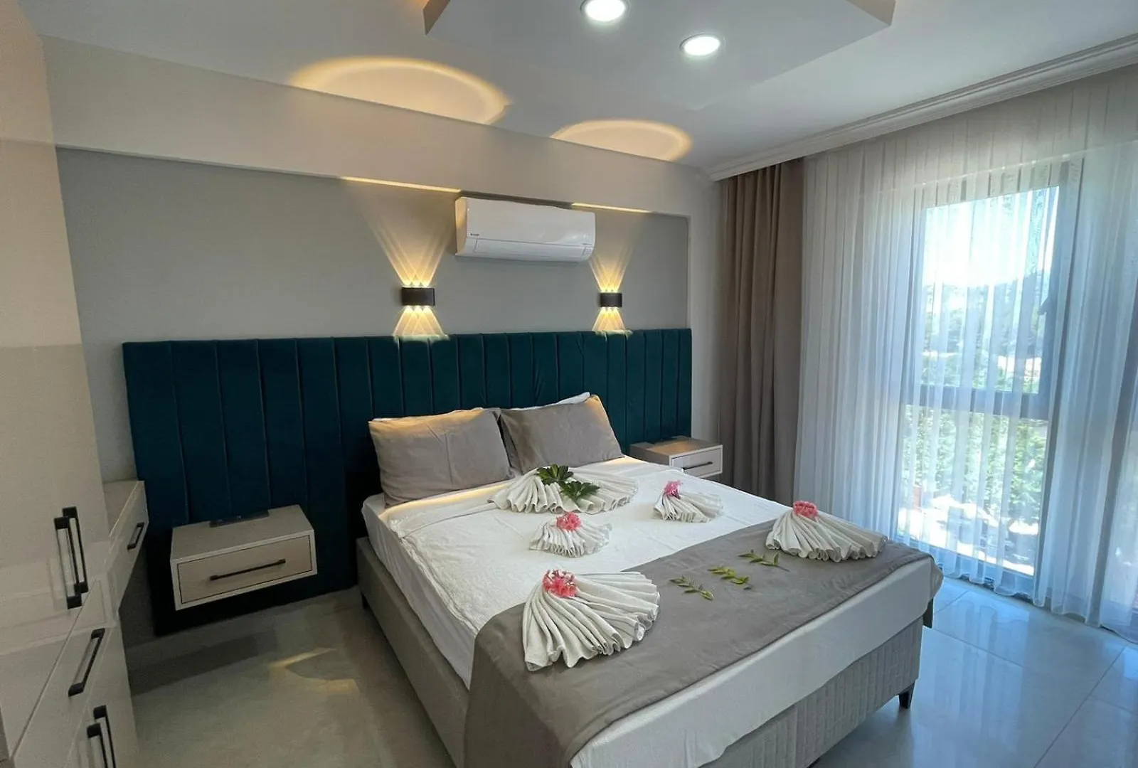 公寓 Suites With Private Pools 厄吕代尼兹